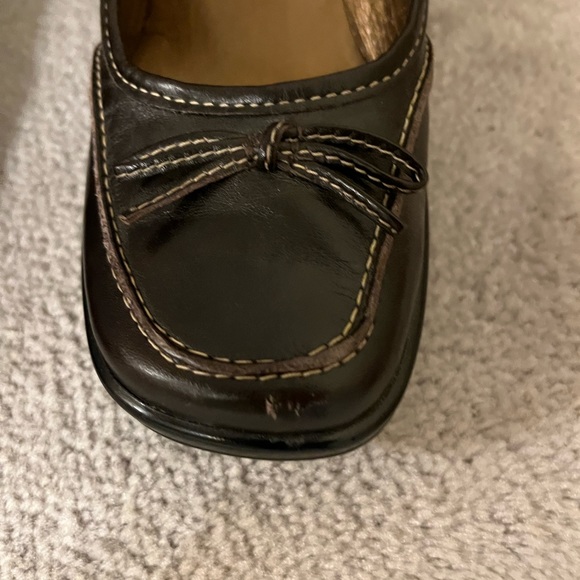 Woman's Brown Rockport Shoes, Size 6 1/2 M, Wedge Heel - Picture 4 of 4